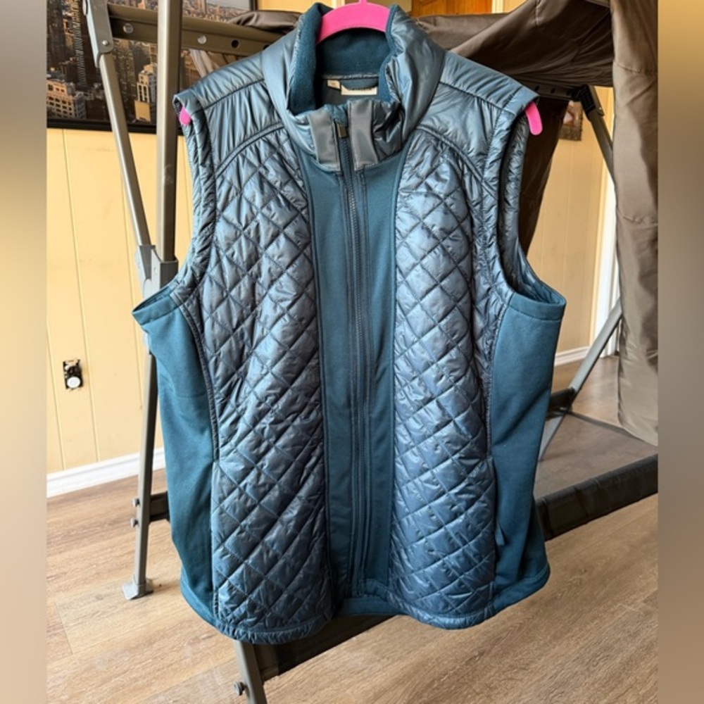 Athleta Rock Springs Vest Size 2X VGUC /like new women’s activewear